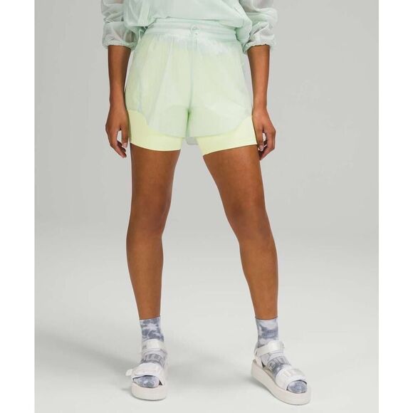 Lululemon Step Out High Rise Short 3" in Ocean Air - Size: 6 - Picture 1 of 12